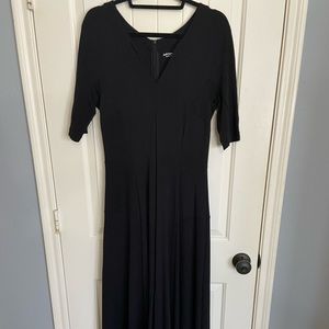 Black short sleeve size 12 tall Soft Surroundings full length v-neck dress